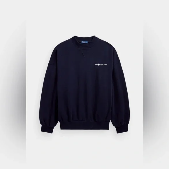 Polo Ralph Lauren Fleece LogoSweatshirt in Navy similar to Taylor Swift’s gold